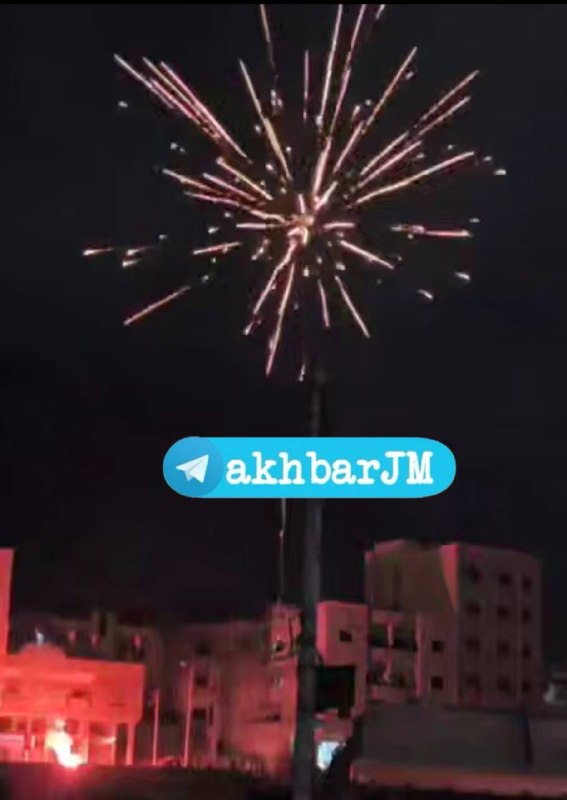 اخبار جبهه مقاومت: 🚨فورى | دقايقى پيش، صداى چند انفجار در شهر طرطوس واقع در غرب سوريه شنيده شد. 🇸🇾 @akhbarJM🔴منابع سورى: صداى انفجارهايى که