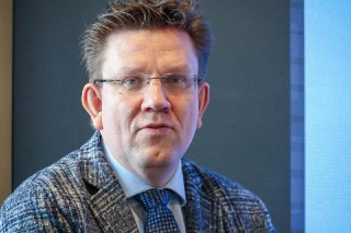 Гендиректора «Эксмо» Евгения Капьева допрашивают по делу об организации деятельности экстремистской организации, сообщает источник «Коммерсанта» в правоохранительных органах.По его словам, процессуальный статус Капьева будет определен после допроса.