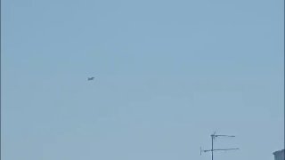 חיל האוויר האיראני מאבטח את המרחב האווירי בשמי משהד, ירושלים במהלך טקס הלווייתו של מפקד האימאם ההרוג ליד המ…