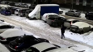 ФСБ отчиталась о задержании двух человек, которые якобы собирались взорвать автомобиль военного в ПетербургеКак заявили в спецслужбе, двое россиян планировали совершить теракт в отношении высокопоставленного военнослужащего Минобороны РФ с использованием с