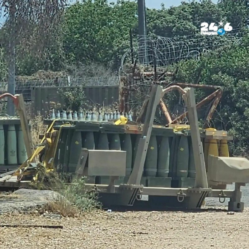 🇮🇱 בשטח פתוח בגליל העליון התגלו מאות פגזי ארטילריה של צה"ל. לפי תושבים התחמושת נמצאת במקום כעשרה ימים ללא…