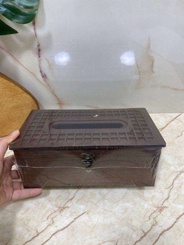 پخش رضا مختاری (فروشگاه قائم) عمده فروشی صالح آباد: نام کالا:جا دستمالی طرح دار تعداد داخل کارتن: ۱۶ عددی قیمت کالا ۵۵۰۰۰۰کد کالا:@bazarganimokhtari88http://rubika.ir/mokht