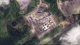 Пожар на Солнечногорской наливной станции в Подмосковье, начавшийся после атаки беспилотников, продолжается, рассказал @varlamov_news очевидец.
