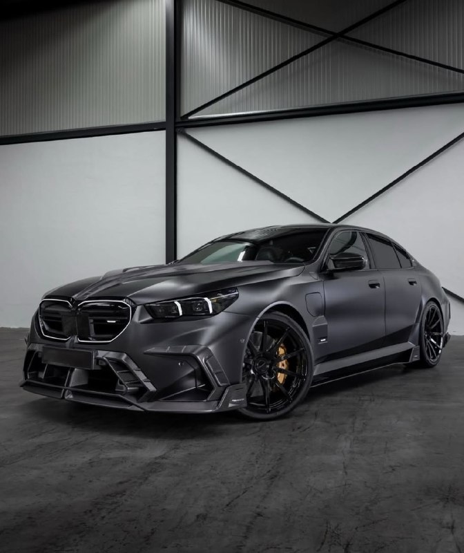 BMW M5 4