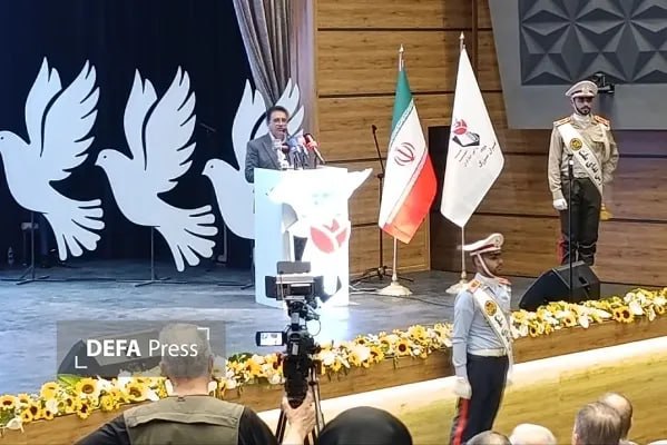 خبرگزاری دفاع مقدس: 💢آشنا: آزادگان حافظان آبروی ملت و پیشگامان وحدت ملی هستند 🔸قادر آشنا، آزاده دوران دفاع مقدس و مشاور وزیر ارشاد در مراسم