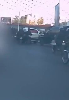 פריסת כוחות "בסיג'" ברחבי העיר עוספיה לאחר הוצאת קבוצת גברים להורג מוקדם הבוקר.