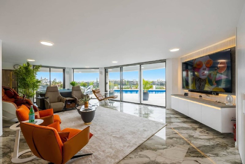 7-bed villa with infinity pool and sea view in Germasogeia photo 2
