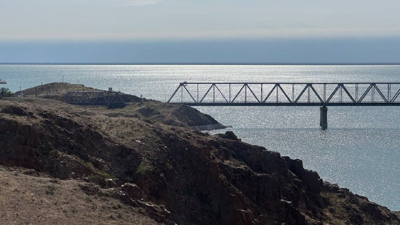 Это точно Алматы? А то у меня ощущение, что мы снимаем клип в Техасе 💘Это точно Алматы? А то у меня ощущение, что мы снимаем клип в Техасе 💘