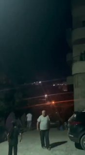 כוחות הכיבוש עוצרים את האסיר המשוחרר מחמוד שלאטווה לאחר שפשט על ביתו בכפר עבוד, מצפון-מערב לרמאללה. הוא ביל…