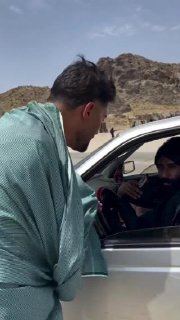 דלק אחד: כאן בבאלוצ'יסטן, אין עבודה, אין הכנסה, ואנחנו צריכים להבריח בנזין, אחרת אשתנו וילדינו ימותו מרעב.