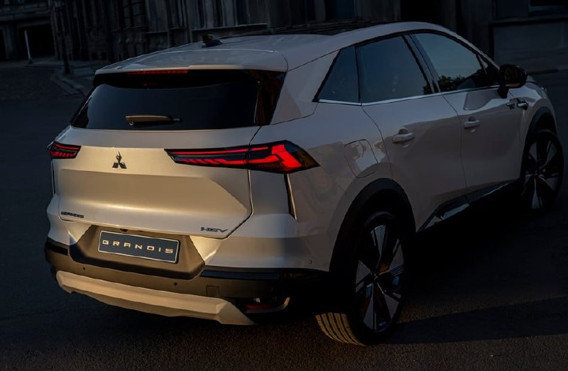 Новый Mitsubishi Grandis выходит на рынок Европы 4