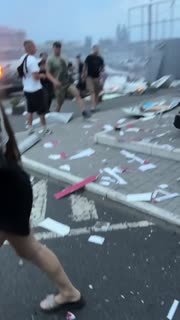 В результате обстрела Павлограда (Днепропетровская область) пострадали пять человек, сообщили местные власти:«Враг атаковал центр города. Загорелся частный дом и автомобиль».Также распространяется видео с последствиями удара по торговому центру.upd: Число 