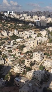סצינות המתעדות את הפצצת בתיהם של מבצעי המבצע בחברון באזור עין דיר בהא בעיר.