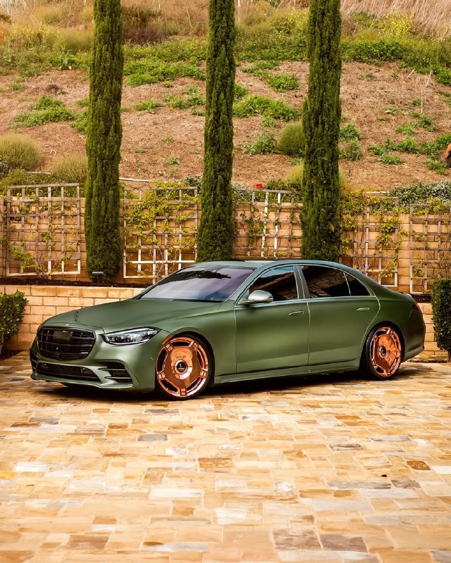 Mercedes S580 на 22-дюймовых дисках 3
