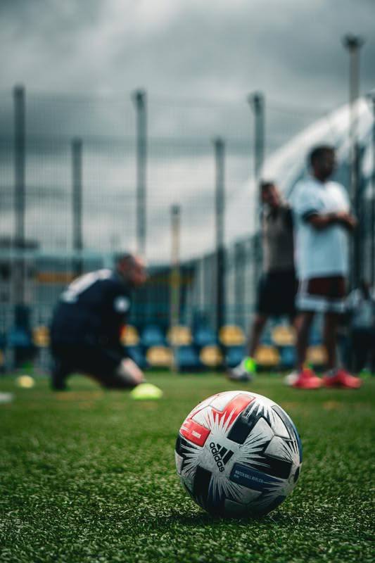 آکادمی مربیان ایران | فوتبال: ⚽ پرسینگ فقط دویدن نیست…بسیاری از تیم‌ها تصور می‌کنند پرسینگ یعنی با تمام توان به سمت حریف حمله کنند؛ اما در فوتبال مدرن