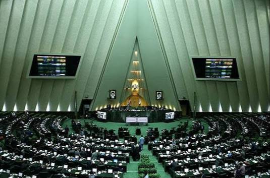 توییتر دانشگاه تهرانی ها: مجلس شورای اسلامی امروز طرحی را زیر نظر اطلاعات سپاه و وزارت اطلاعات به نام «مقابله با نفوذ بیگانگان» تصویب کردبرخی از ب