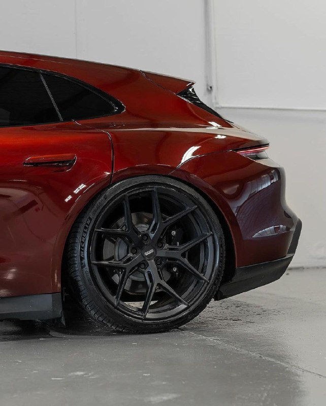 Porsche Sport Turismo 8