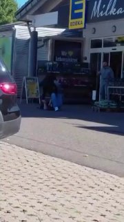 🇺🇸 Two men tried and failed to break into an ATM at a CITGO gas station near Grand and Ashland in Chicago.After repeatedly smashing and pulling at the machine, they eventually gave up and left empty-handed.Follow main channel -> LiveLeak Follow private channel -> LiveLeak Private