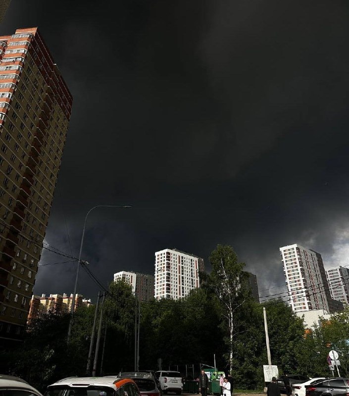 Zelensky confirmed Ukraine’s long-range strikes reached the Moscow region overnight, damaging the Moscow oil refinery for the second time in a week.