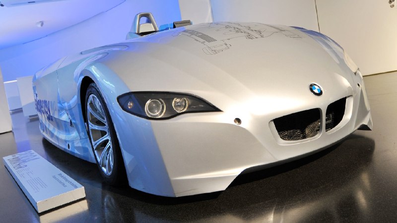 Знаете, что обидно? Самый быстрый водородный автомобиль с ДВС — это BMW, котором