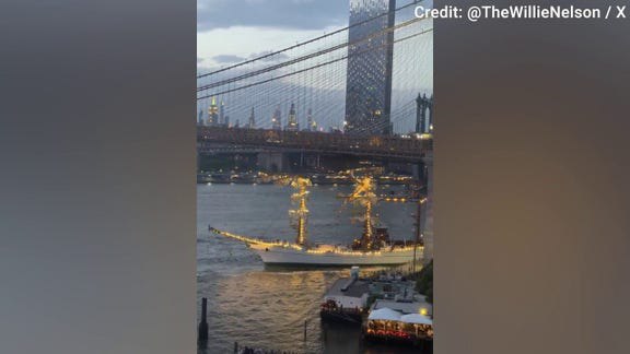 At least 2 dead after Mexican navy sailing ship collides with Brooklyn Bridge in dramatic NYC crash
