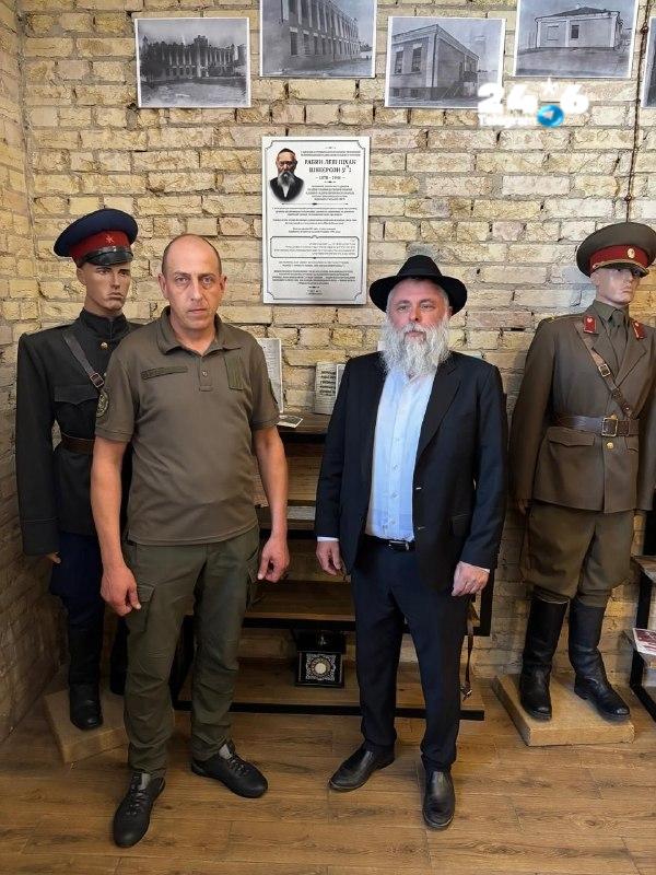 🇮🇱 86 שנים לאחר שנכלא בידי המשטר הסובייטי בשל היותו רב ומנהיג יהודי, הונצח הרבי לוי יצחק שניאורסון, אביו…