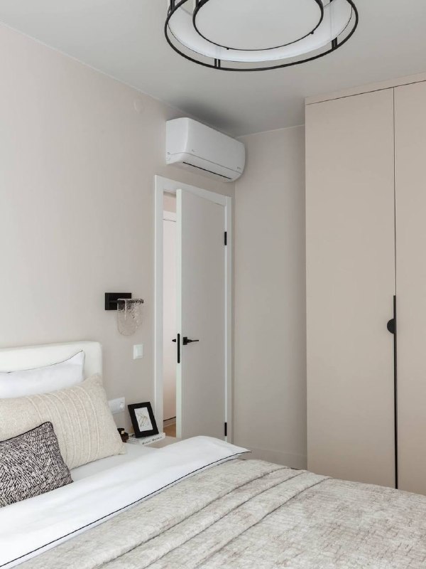 Уютная светлая квартира 50 кв.м Этот интерьер сочетает в себе максимум света и комфорта. Основу оформляет светлая цветовая палитра нежные оттенки б... - изображение 9 - светлая, уютная, квартира