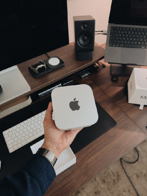 没想到你的第一个AI员工，带火的确是 MacMini...又多了一个买 Mac Mini 的理由了 😂最近火热的 ClawdBot，被很多人称作你的第一个 AI 员工，很多人为了运行 Clawdbot，会专门买一个电脑，而首选大部分都是 Mac Mini