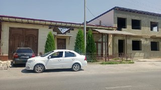 3 сотик тайёр ҳовли