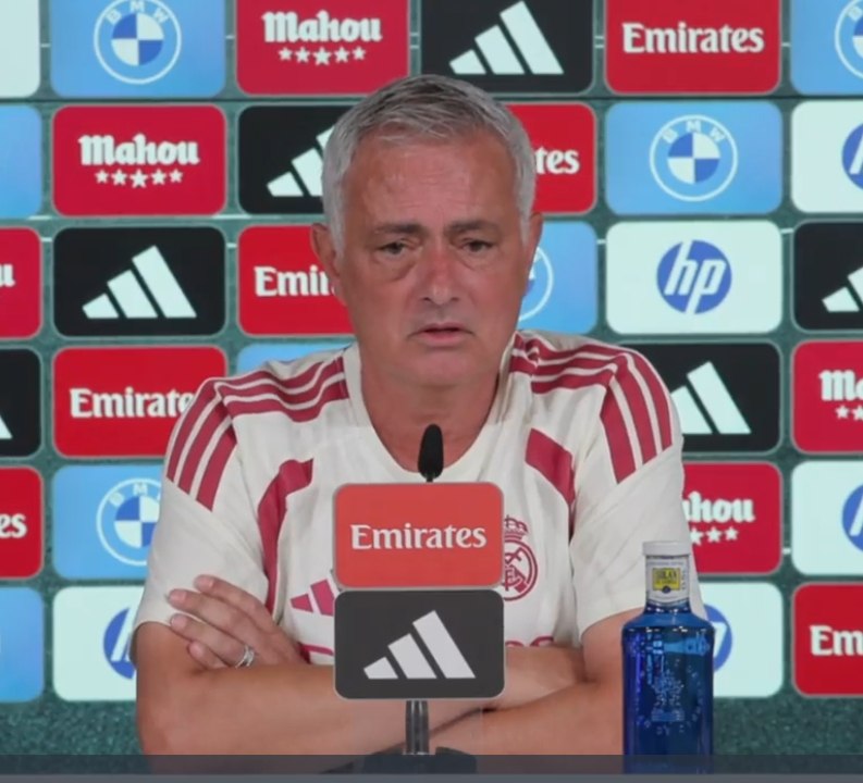 REAL MADRID PAGE: 🗣ژوزه:—آیا از کاپیتانهای خود راضی هستید؟💬«من از همه راضی هستم. فکر میکنم کاپیتانها هم در حال شناختن من هستند. آنها ای