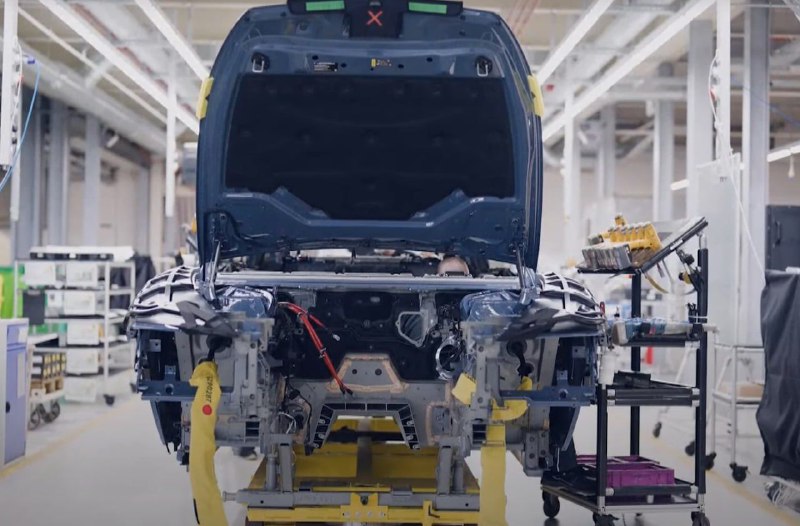 Rolls-Royce отзывает новый Spectre из-за возможного возгорания 2