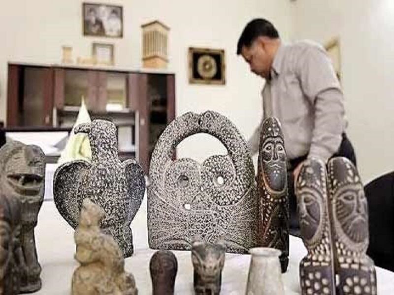 خبرگزاری ایرنا: 🔸یک هزار و ۱۶۵ شی تاریخی به کشور بازگشت/ فتح ۶ قله جهانی در ثبت آثار🔹علی دارابی قائم مقام وزیر و معاون میراث فرهنگی درب