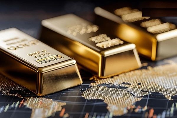 پایگاه خبری معدن نامه: قیمت طلا در مدار صعود؛ اونس جهانی ۴۶۰۷ دلار شدقیمت طلا در بازار جهانی در طول یک هفته گذشته اوج گرفته و به پرواز در آمد.#