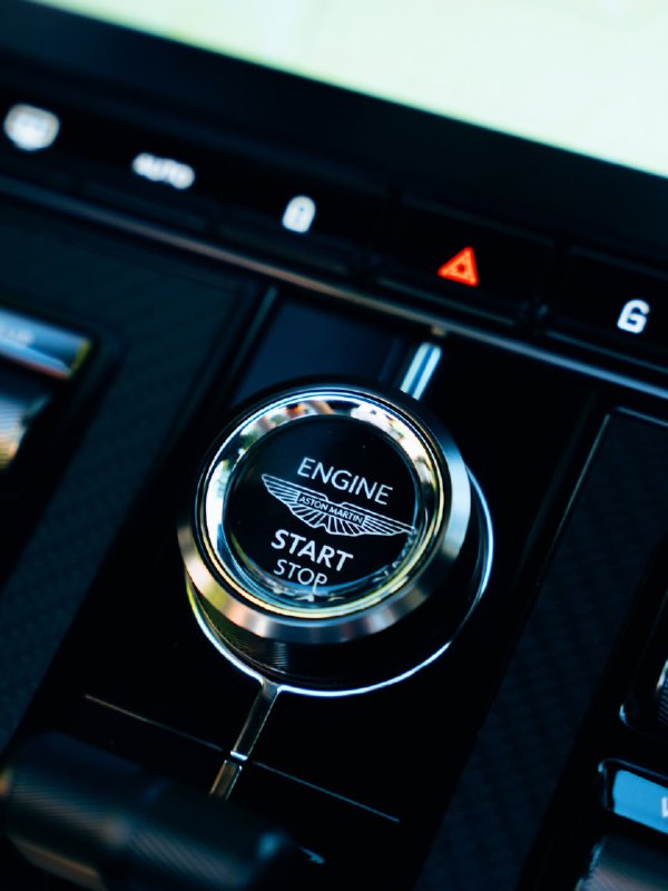 Aston Martin  DB12 S Volante 7