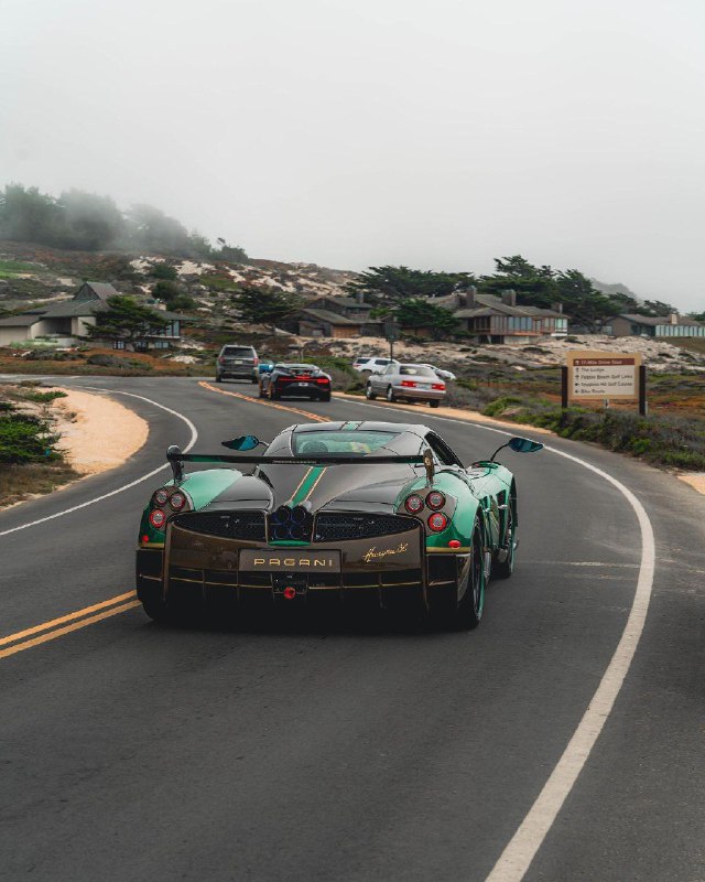 Pagani Huayra 5