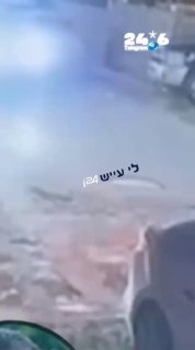🇮🇱 נרצח לעיני בנו הפעוט: תיעוד הרצח בכפר מנדא. איברהים מנדלאווי, בן 34, נורה למוות בתוך רכב סמוך לביתו, כ…