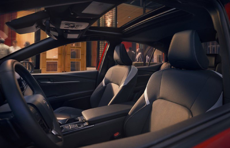 Toyota Camry получила новую спецверсию Nightshade 3