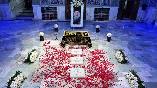 اخبار زنجان: آیین بزرگداشت چهلمین روز خاکسپاری رهبر شهید در زنجان برگزار می‌شود🔹مراسم بزرگداشت چهلمین روز خاک‌سپاری رهبر شهید با حضور