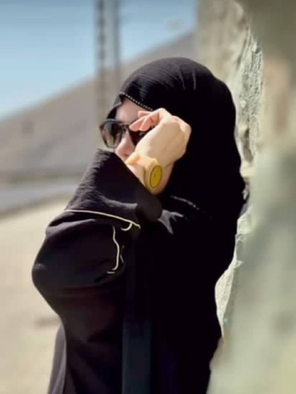 ذهن شاد و زندگی شاد: 👌هرگز کسی را با گذشته اش قضاوت نکن… آدم می آموزد…آدم تغییر می کند…آدم توبه می کند…آدم بهترین بنده ی خدا می شود…🌱🌺🍃🌺🍃🌺🌱👉@