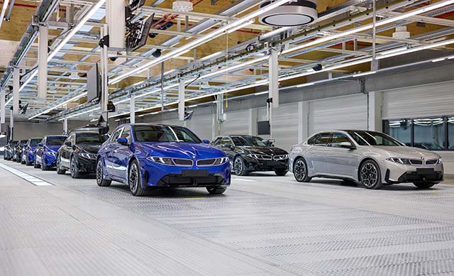 😊 Сегодня на наших радарах электрическая новинка! 🏎️ Мюнхенский завод BMW запу