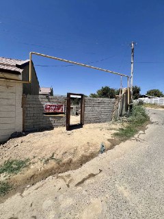 Yer sotiladi  uchqahramon xojiota
