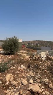 כוחות הכיבוש ממשיכים לעצור מספר תושבים באזור המזרחי של העיירה בית פוריק, מזרחית לשכם.