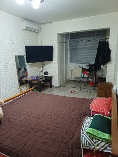 Сдаётся 1 ком,в центре своя