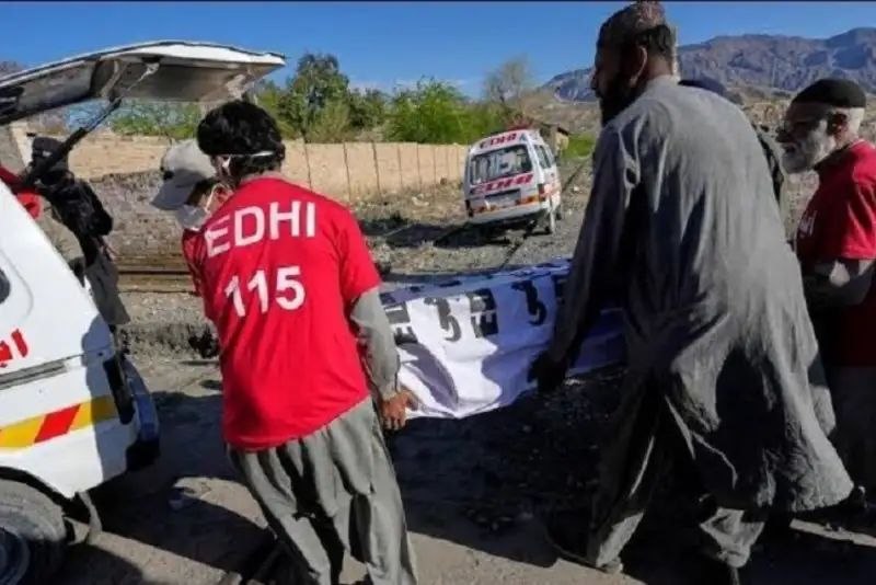 کیوسک خبر: 🔴 حمله پهپادی در بلوچستان پاکستان؛ ۴ کشته و ۳ زخمی🔸 رسانههای پاکستانی گزارش دادند بر اثر اصابت موشک شلیکشده از یک پهپا