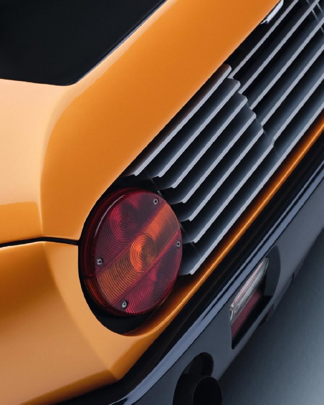 C 111 был не просто суперкаром. Это была высокоскоростная лаборатория. 8