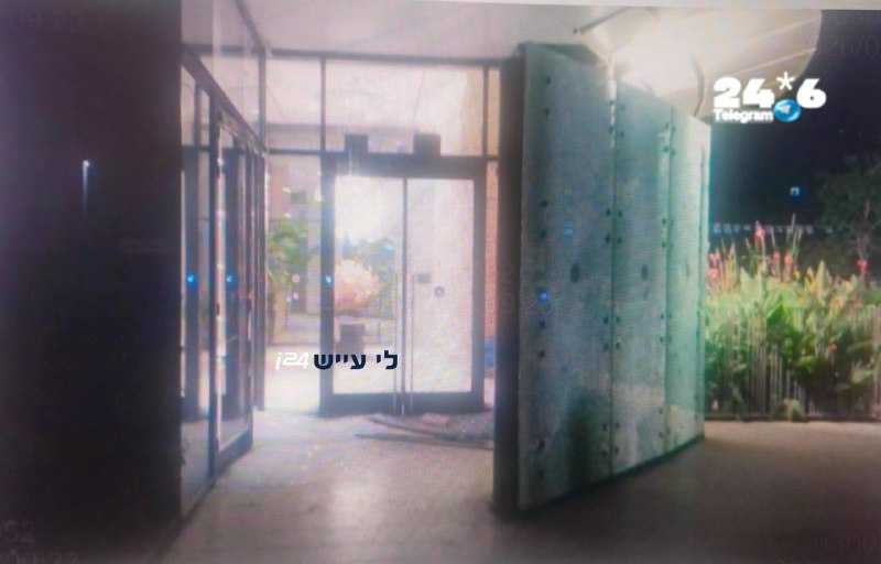 🇮🇱 רימון רסס הושלך לעבר בניין מגורים בבת ים: שלושה חשודים נעצרו. בסביבות השעה 03:00 לפנות בוקר הושלך רימו…