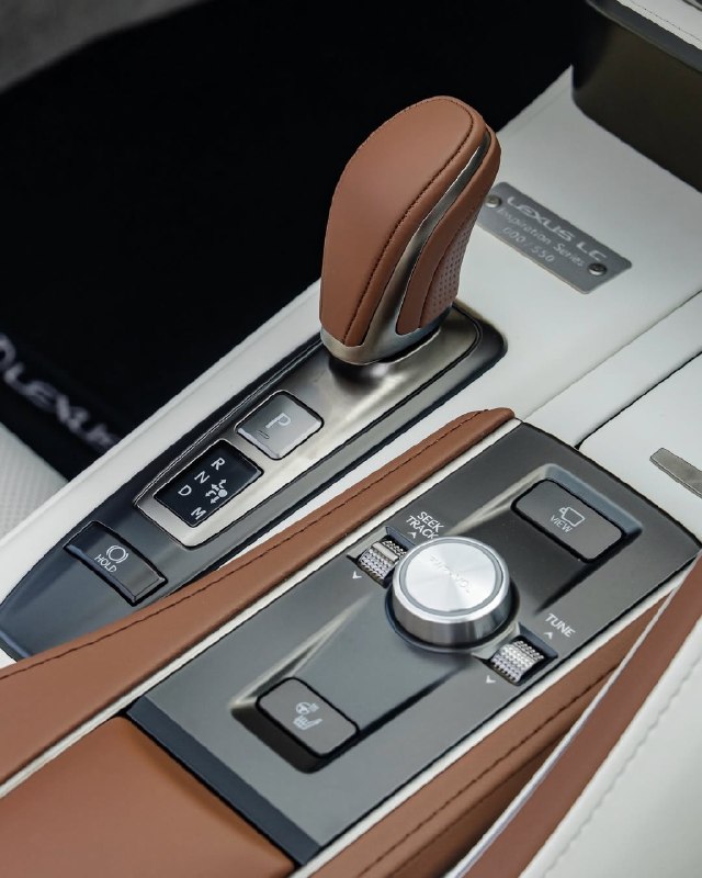 Кабриолет Lexus LC 500 Inspiration Series 5.0L V8 2026 2