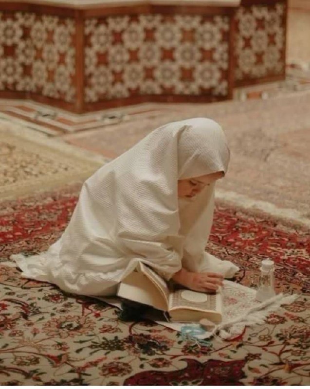 آثار و برکات نماز: 🤲 سن امر کودکان به نماز 🔹قال الباقر علیه السلام: انا نأمر صبیاننا بالصلاة اذا کانوا بنی خمس سنین، فمروا صبیانکم بالصلاة 