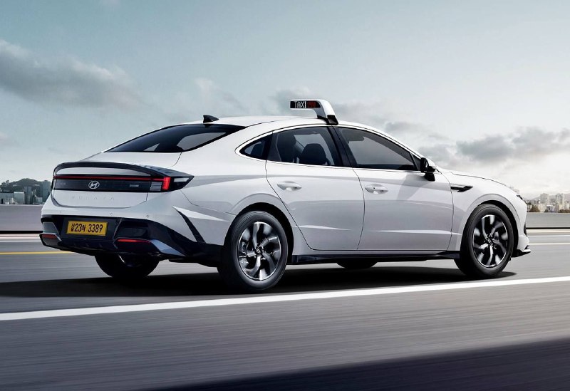 Hyundai представил новую версию седана Sonata для такси 2