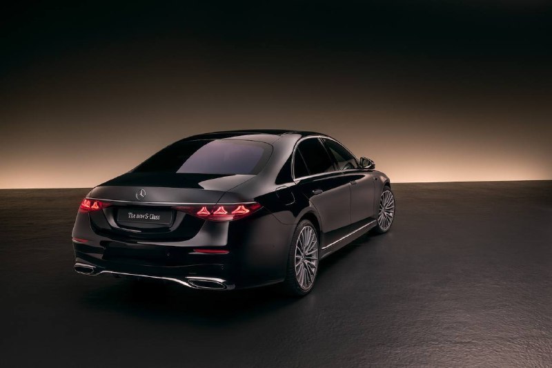 Mercedes обновил S-Class — компания показала S-Class с 2700 новыми деталями. 9